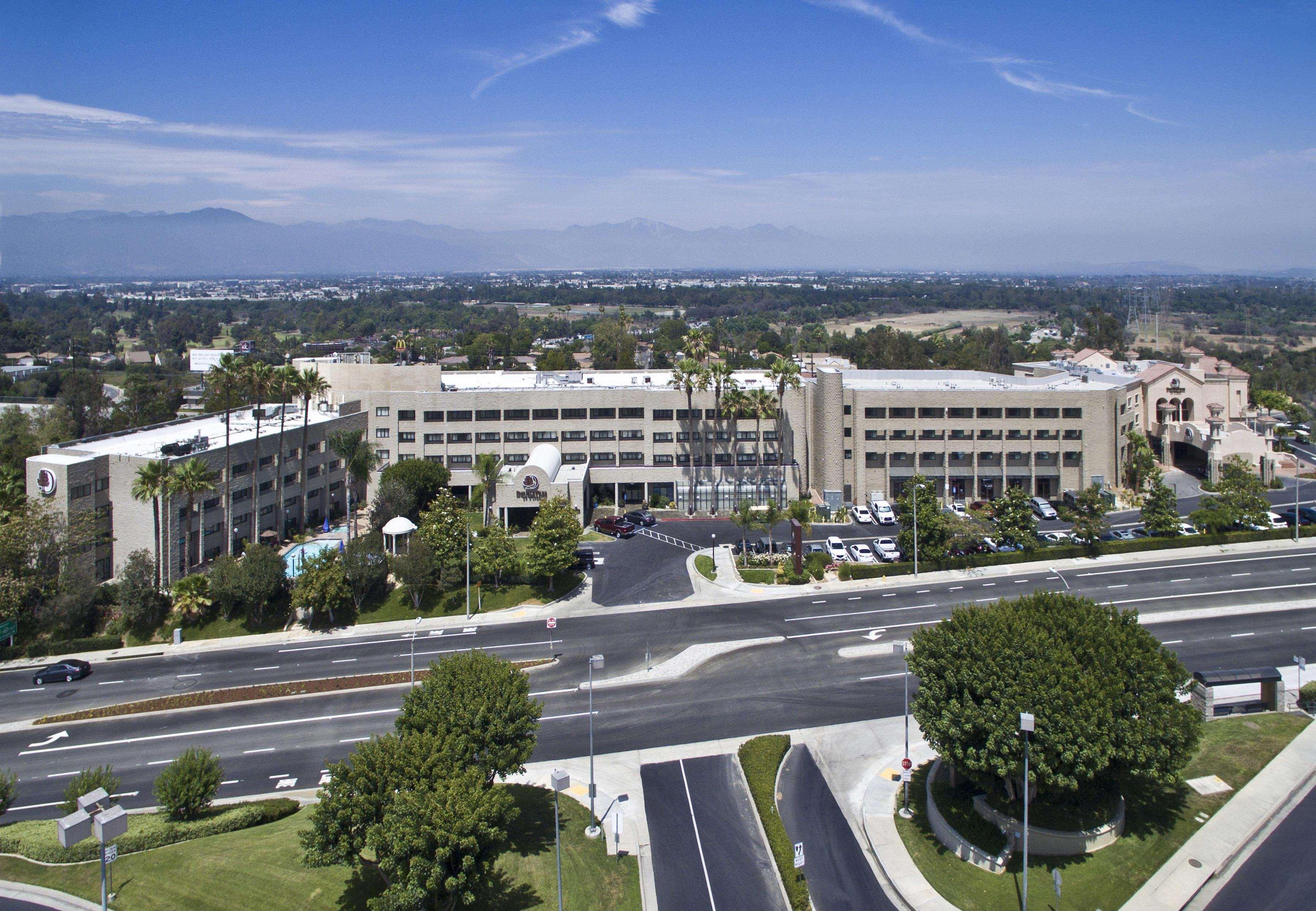 Doubletree By Hilton Rosemead Hotel Eksteriør billede